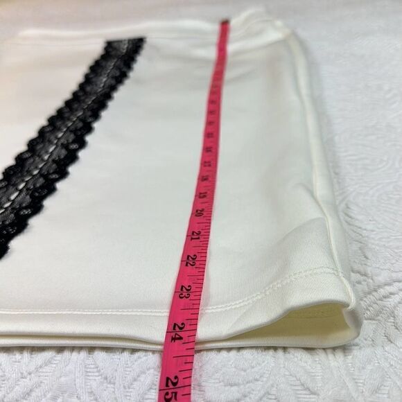 Soho Apparel Ltd. Cream Skirt With Black Lace Detail Size 8 - Picture 6 of 10